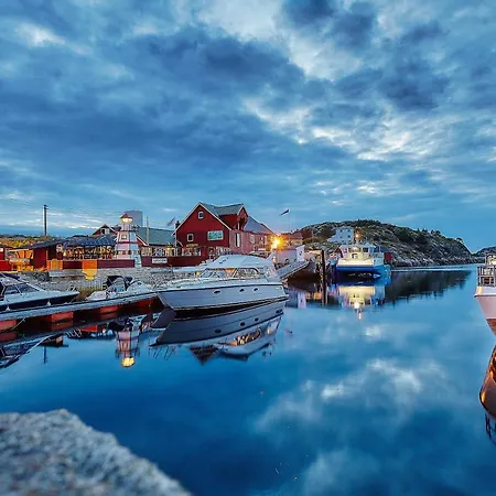 Modern With Seaview Appartement Hammarvika